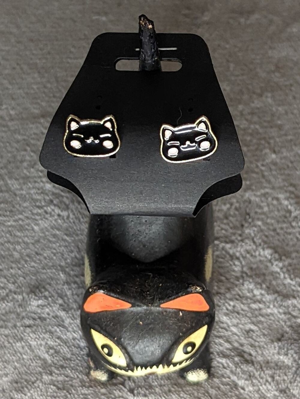 NWT Blushing Black Chonky Cat Hypoallergenic Post Earrings Cute Witchy Kawaii